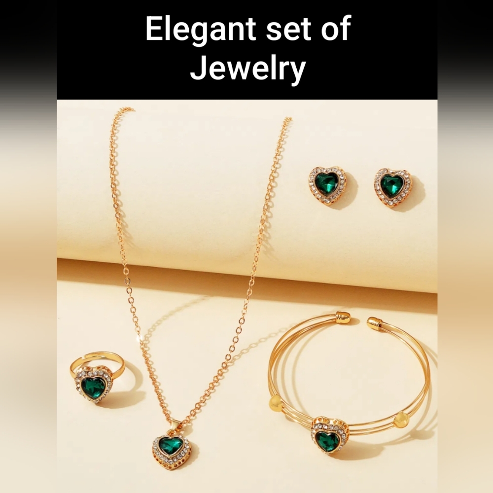 Set of Fashion Jewelry